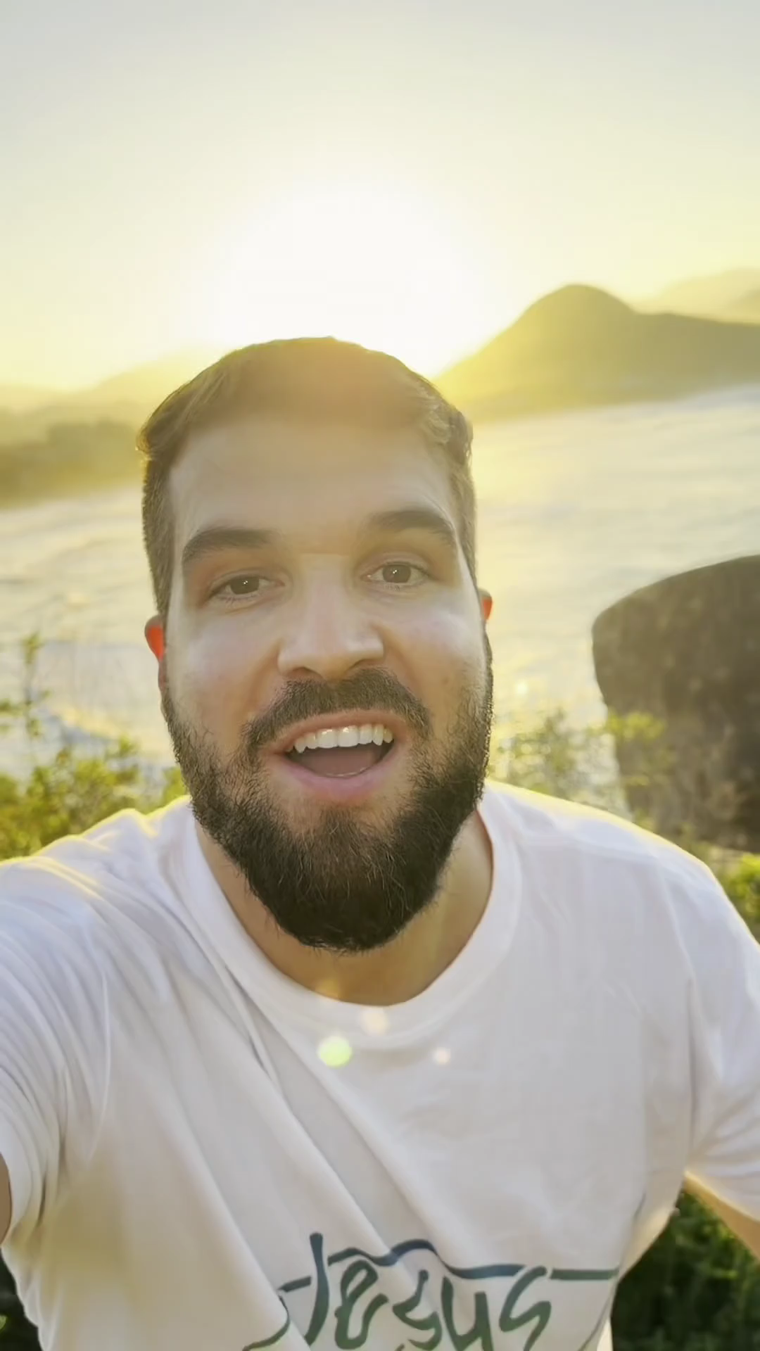 Imagem de capa do vídeo institucional do Instituto Jesus é Bom